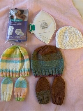 Lansinoh pastel striped knit baby hat and mitten set